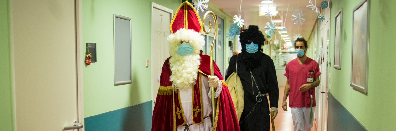 Saint Nicolas rend visite aux enfants hospitalisés à la KannerKlinik du CHL